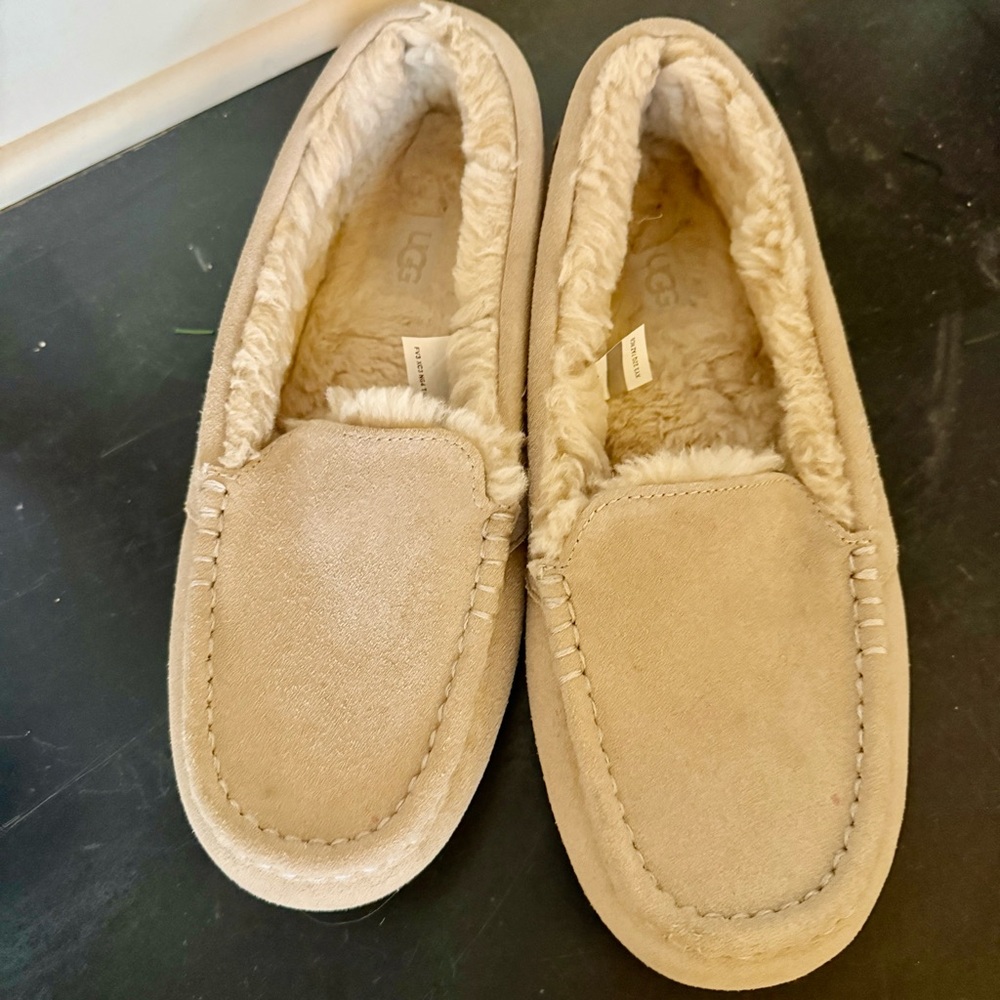 UGG Ansley Slipper / 10